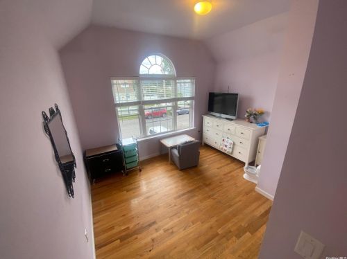 470 Irving St, Central Islip NY 11722-3718 exterior