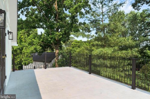 102 Ritchie Ave, Silver Spring MD  20910-5112 exterior