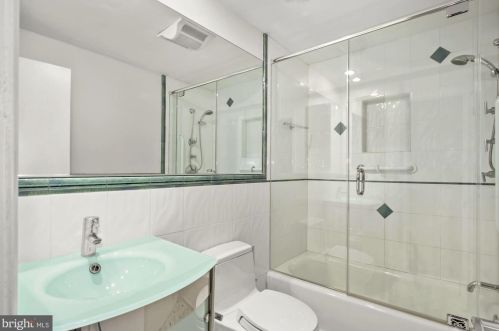 2115 Hanover St, Silver Spring MD 20910-2103 exterior