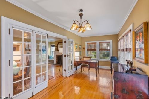 172 Christopher St, Montclair NJ  07042-4206 exterior