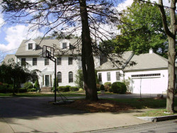369 Central St, Newton, MA 02466-2232
