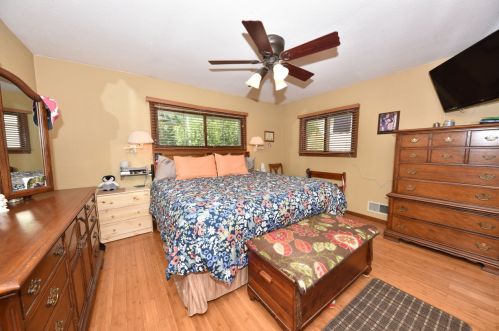 2380 Marne Ave, Milwaukee WI 53209-4370 exterior