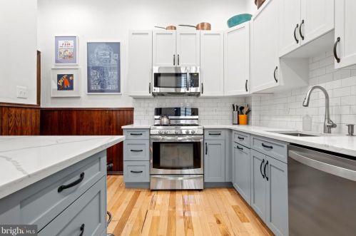 526 Girard Ave, Philadelphia PA 19130-1617 exterior