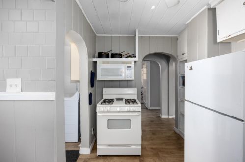 2939 Fairfield St, Meskegon MI  49441-4005 exterior