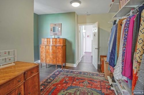 593 Gregory Ave, Union City NJ 07086-5878 exterior