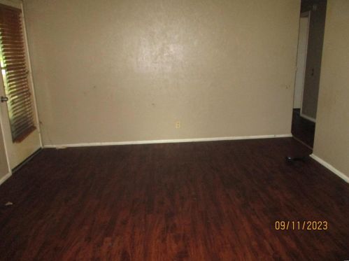 10214 Dacey Dr, Saint Louis, MO 63136-3344