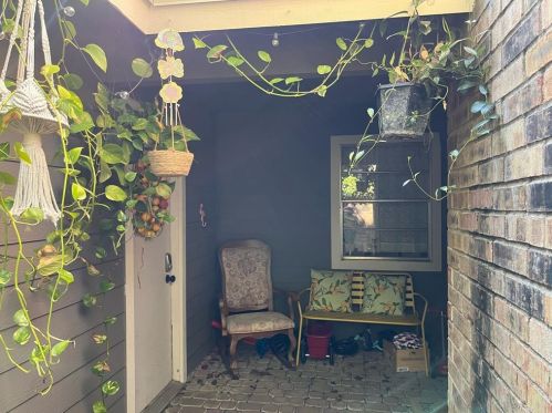 7258 Coronado Cir, Austin TX  78752-2008 exterior