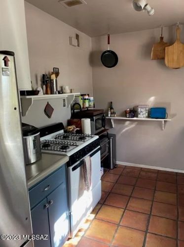 4242 Lester St, Tucson AZ  85712-3117 exterior