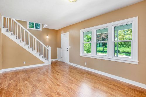 824 1 St, Grand Rapids MI 49504-5575 exterior