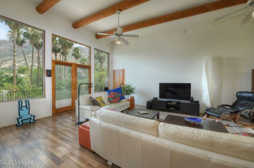 5135 Calle Brillante, Tucson AZ 85718-1800 exterior