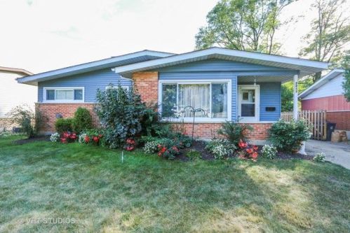 2013 Edgewood Rd, Waukegan, IL 60087-1444