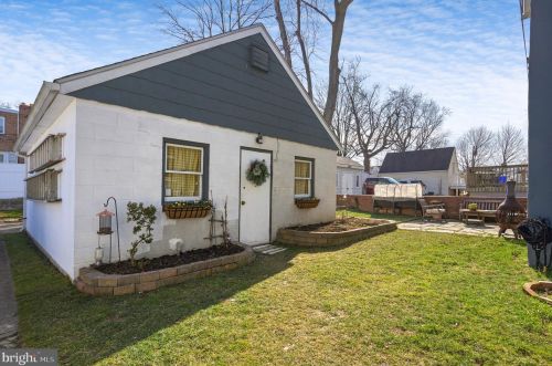 609 Gardner Ave, Manor, PA 19036-1717