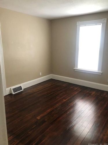 33 Sunrise Ave, New Britain CT  06051-2120 exterior