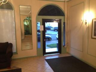 665 Cochran Ave, Los Angeles CA  90036-4064 exterior