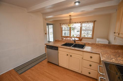 1318 Randolph St, Watertown WI 53094-6708 exterior