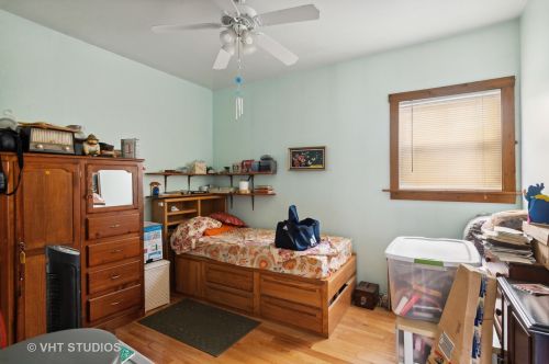 2449 Diversey Ave, Chicago IL 60647-1940 exterior