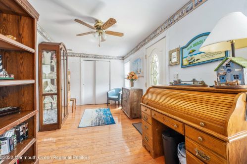 187 Seabreeze Ave, Middletown NJ 07748-5550 exterior