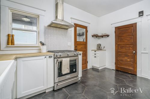 1030 Fairmount St, Grand Rapids MI 49506-1529 exterior