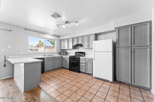 1610 Estrella Dr, Chandler AZ  85224-2657 exterior