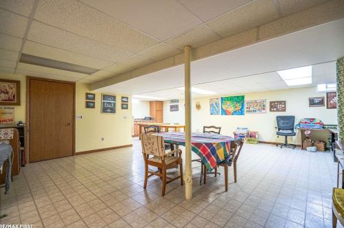 45985 Mdw Cir, Macomb Township MI 48044-3936 exterior