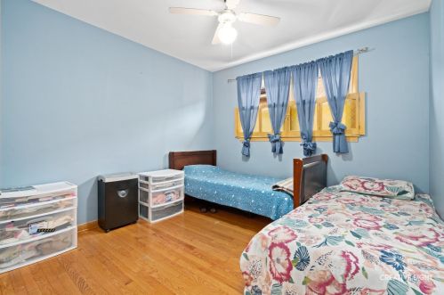 3636 69 St, Chicago IL 60629-4202 exterior