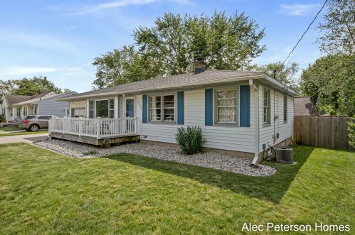 4041 Lester Dr, Grand Rapids, MI 49525-1455