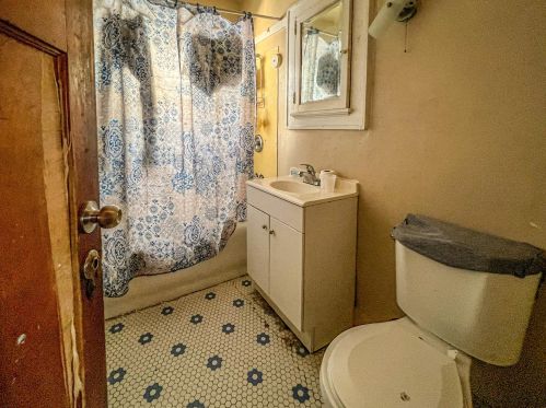 2422 41st St, Milwaukee WI  53210-2932 exterior