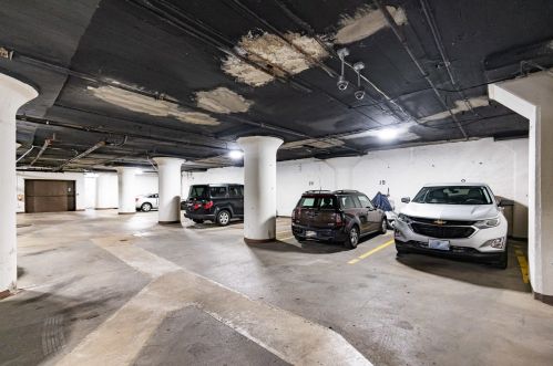 523 Plymouth Ct, Chicago IL 60605-1511 exterior