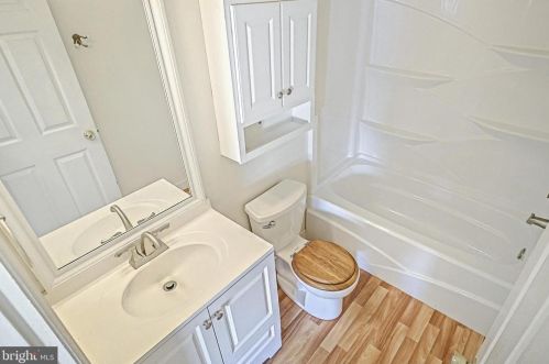 154 Ctr St, Hanover PA 17331-2828 exterior