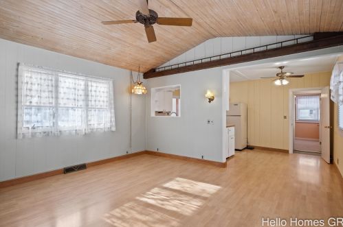 1013 Short St, Grand Rapids MI 49503-1934 exterior