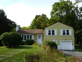 16 Dublin Ln, Poughkeepsie, NY 12603-2014