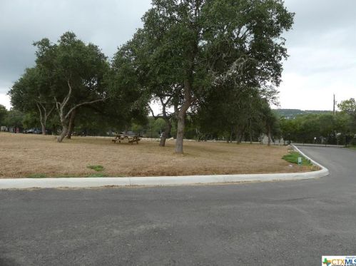 3067 View Ridge Dr, Spring Branch TX 78070-6806 exterior