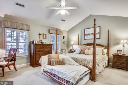 1276 Beverly Rd, Mc Lean VA 22101-2834 exterior