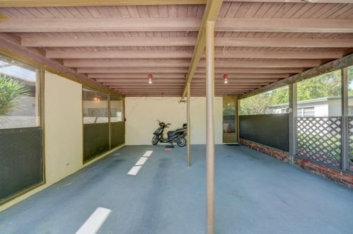 825 Riv Dr, Tampa FL 33617-7864 exterior