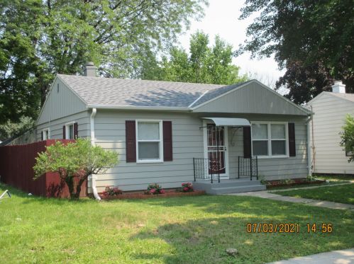 5330 27th St, Milwaukee WI  53221-3724 exterior