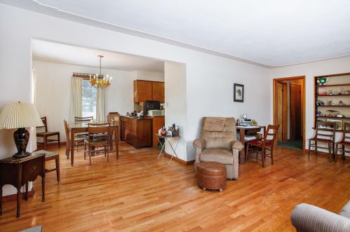 920 Livingston St, Sylvan Beach MI 49461-1535 exterior