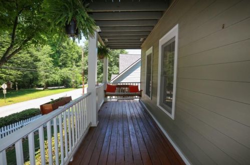 2169 La Dawn Ln, Atlanta, GA 30318-1929