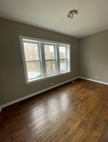 8236 Ellis Ave, Chicago IL 60619-5502 exterior