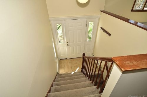 66 Kibbe Rd, Ellington CT 06029-2511 exterior