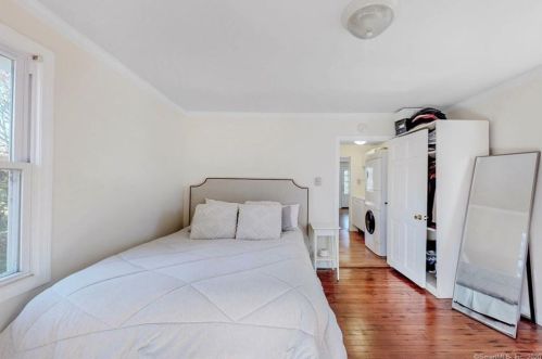 11 Mtn Rd, Wilton CT 06897-4912 exterior