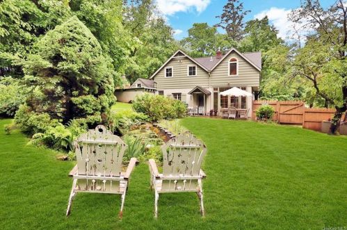 11 Louis Ave, Valley Cottage NY 10989-2327 exterior