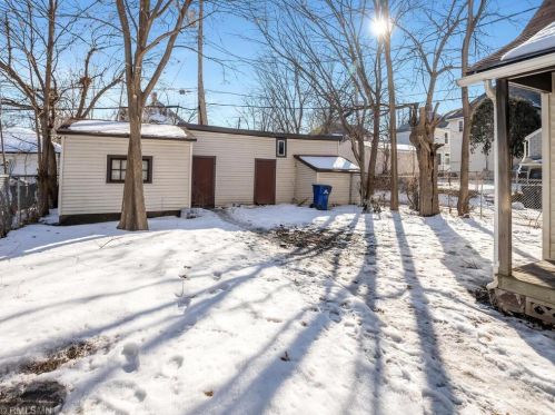 896 6 St, Saint Paul MN 55106-4503 exterior