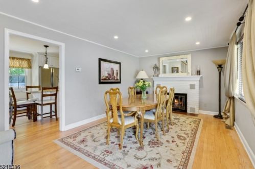 21 Avondale Rd, Parsippany, NJ 07834-1724