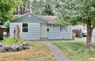 11332 12 Ave, Seattle WA  98125-6306 exterior