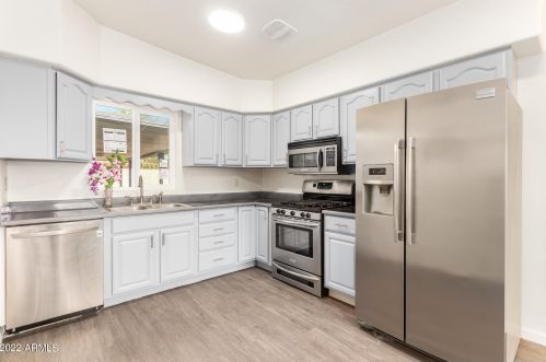 7002 10 St, Phoenix AZ 85086-0929 exterior