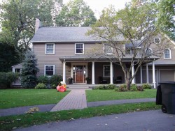 12 Crocker Cir, Newton, MA 02465-2410
