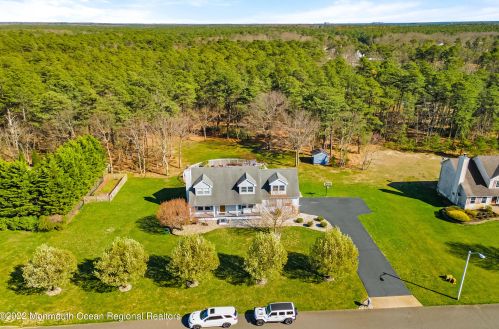 4 Country Rd, Jackson Twp NJ 08527-3300 exterior