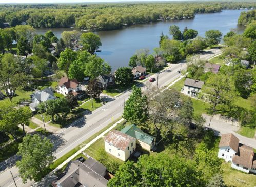 514 Kalamazoo St, Paw Paw MI 49079-1130 exterior