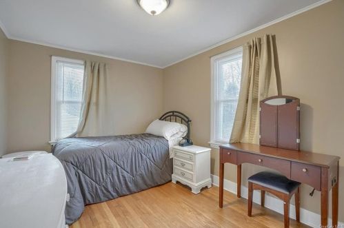 87 Mtn Ave, Middletown NY exterior