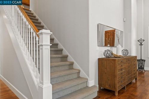 952 Maplegate Ct, Concord CA  94521-5450 exterior